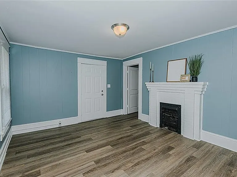 1425 Marion St — Photo 18