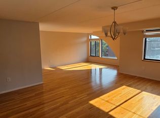 200 Ledgewood Dr APT 606, Stoneham, MA 02180
