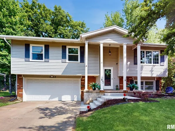 1513 18th Avenue Ct, Silvis, IL 61282