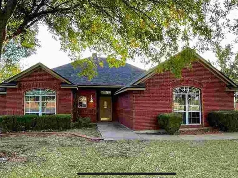 7 NW Pleasant View Rdg — Photo 1