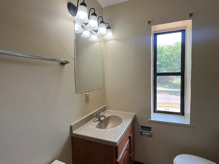 905 Kilian Blvd SE — Photo 30