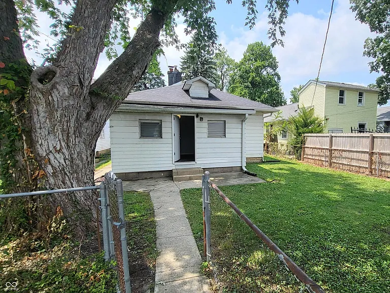1527 N Chester Ave — Photo 15