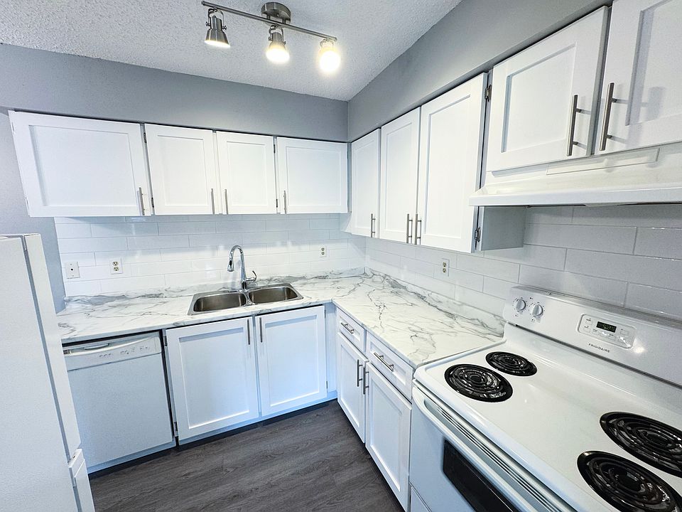 1st image of 45598 McIntosh Dr #307