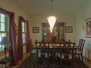 4th image of 1014 Eastwood St