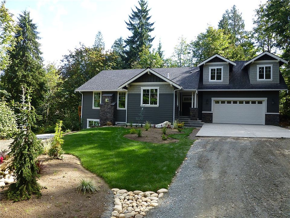 1st image of 102 201st Ave NE