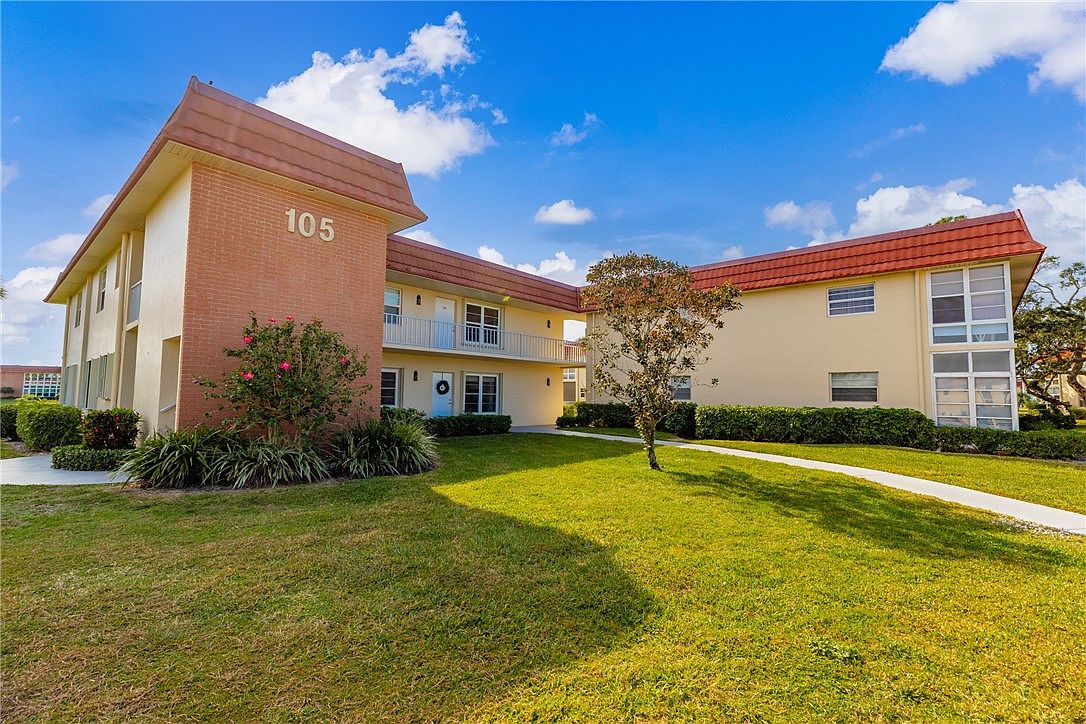 105 Spring Lake Ct APT 203