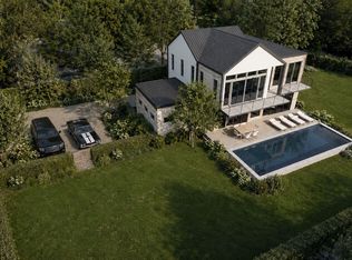 6 Carter Rd, Hampton Bays, NY 11946