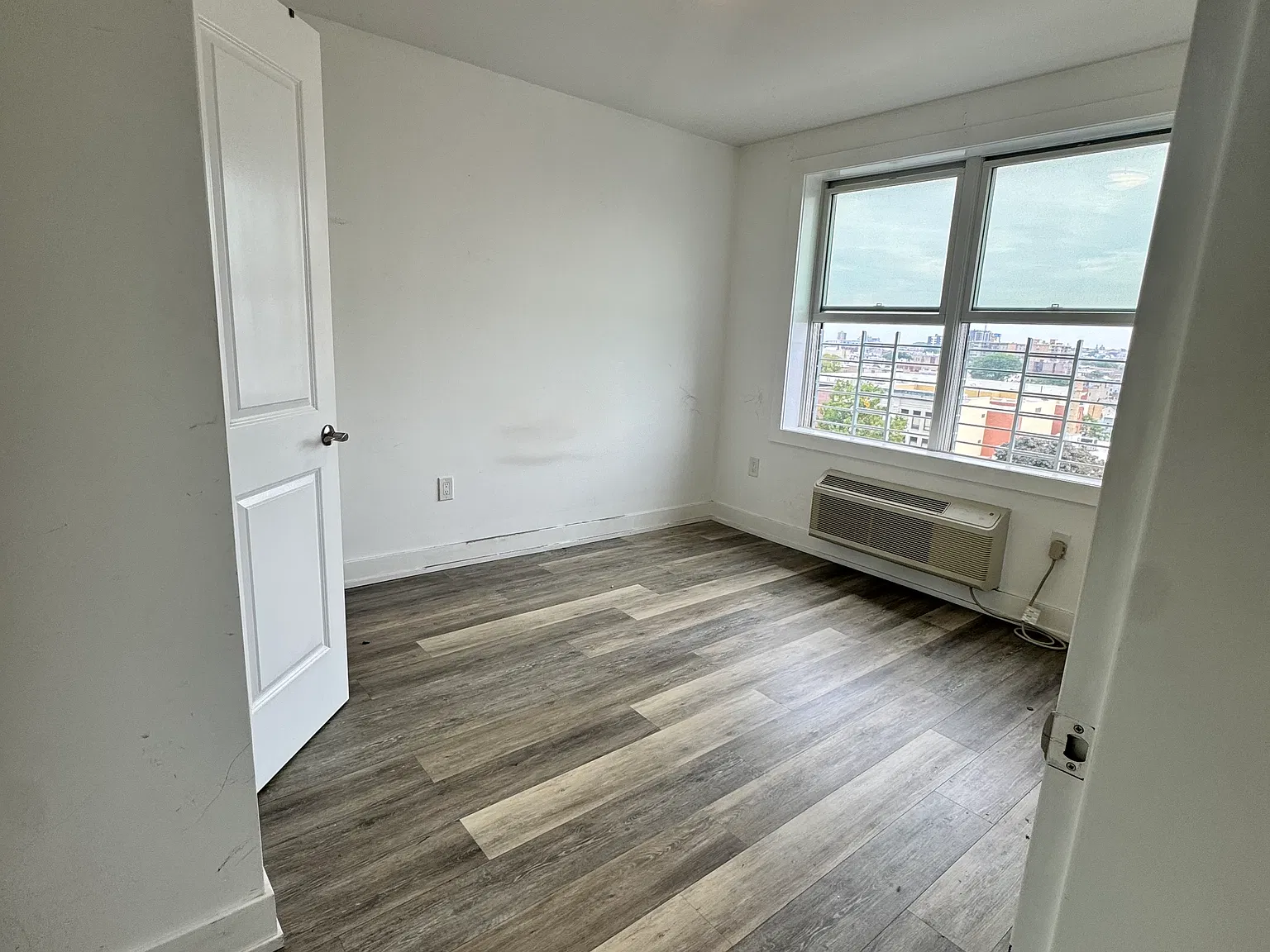 2 bed, $3,000 — Photo 4