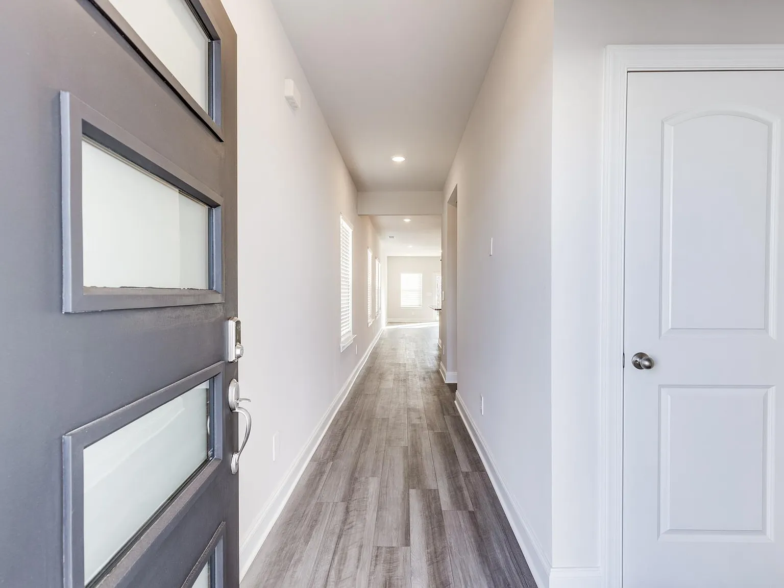 3 bed, 1420 sqft, $2,000 — Photo 3