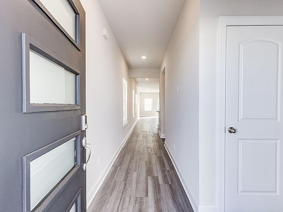 3rd image of 4429 Skyridge Dr