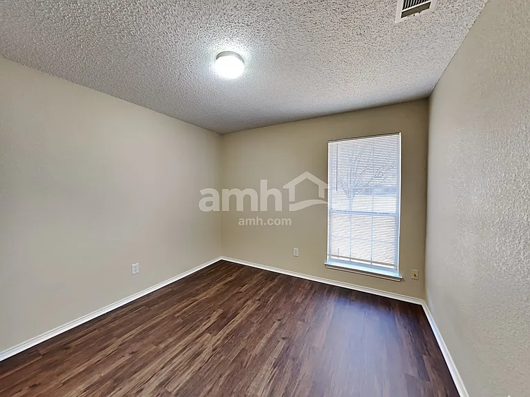 904 Crowder Dr — Photo 14