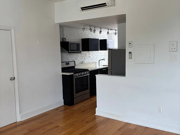 726 S 19th St #3 — Photo 4