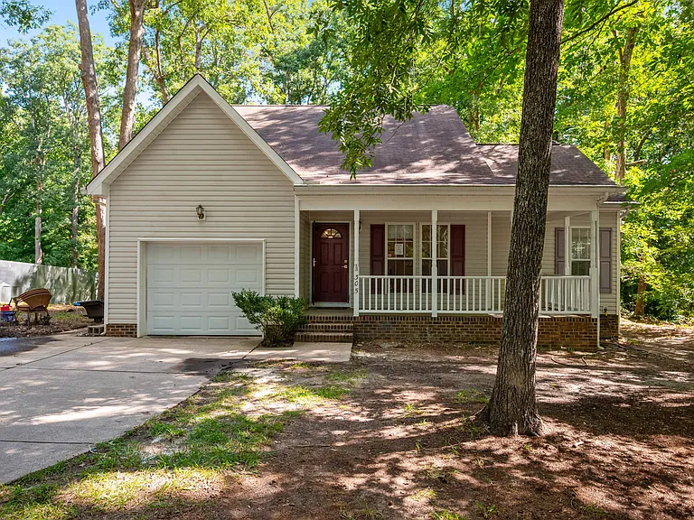 305 Dearing Dr — Photo 5