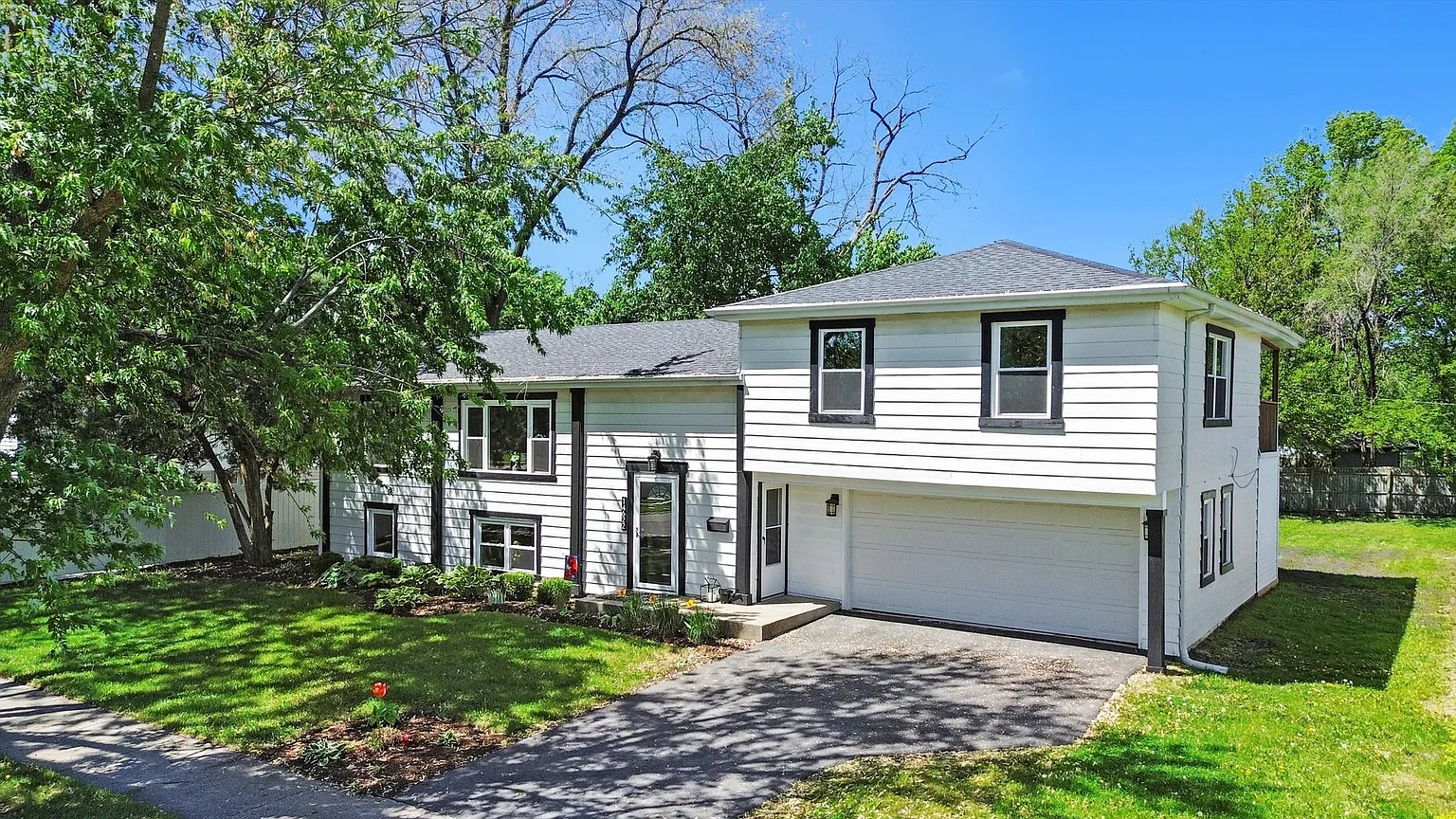 14622 Willow St photo 1