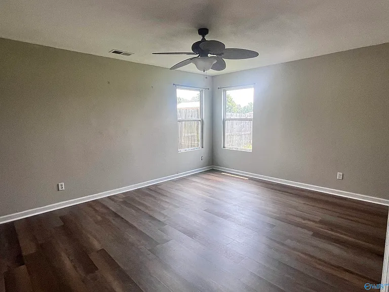 15281 Tyler Mill Dr — Photo 5