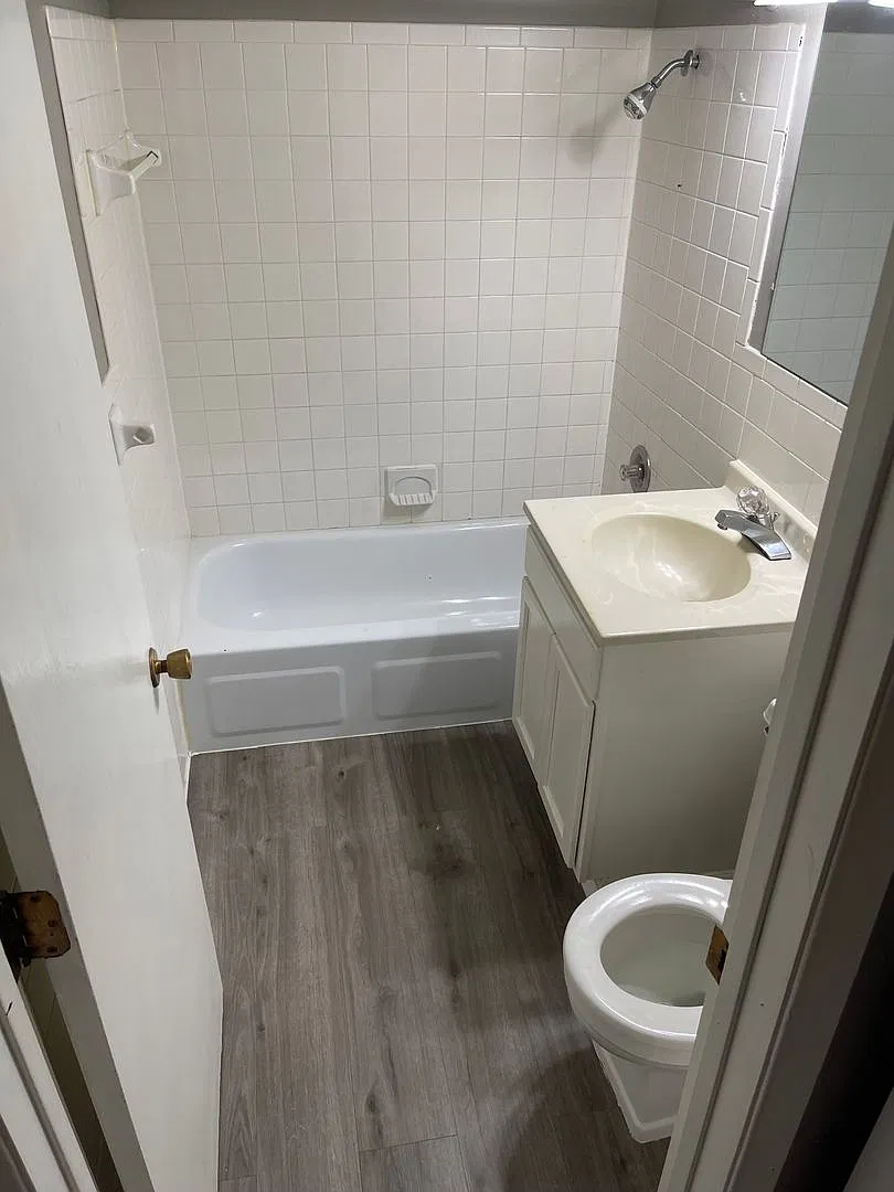 2525 Harriet Ave Building — Photo 4