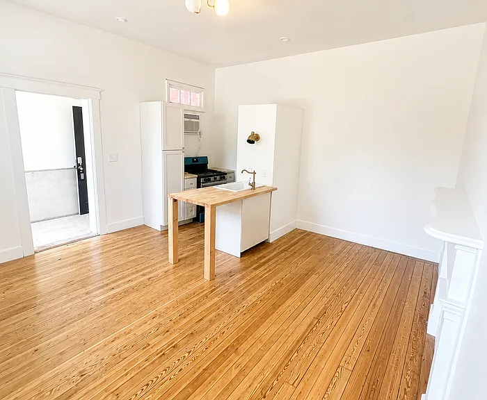 2711 Indiana Ave #1E — Photo 2