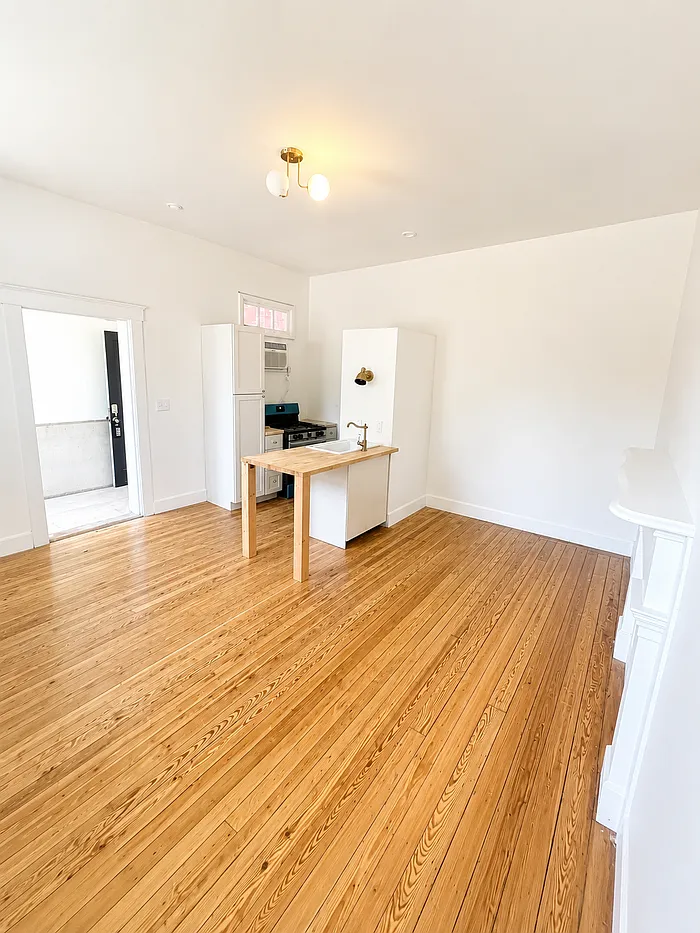 Building Photo - 2711 Indiana Ave #1E