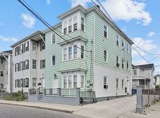 32 Quequechan St, Fall River, MA 02723