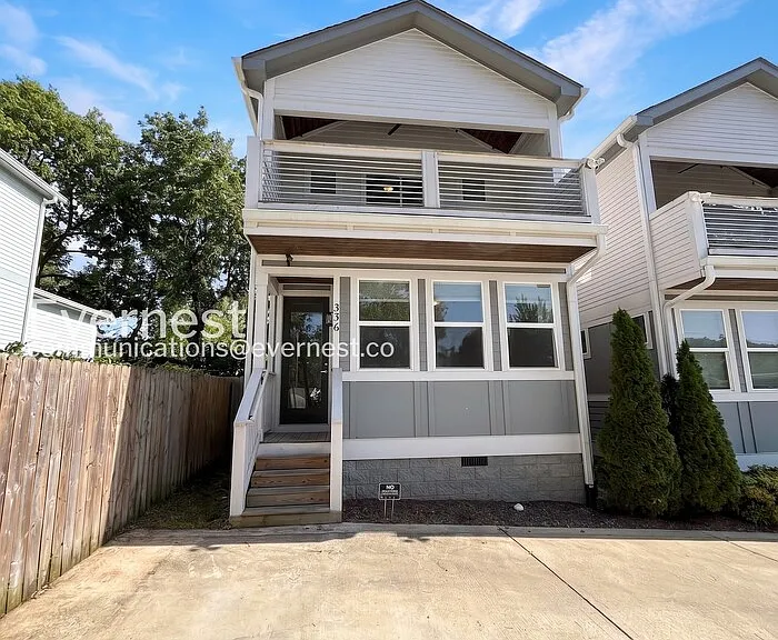 336 Queen Ave — Photo 1
