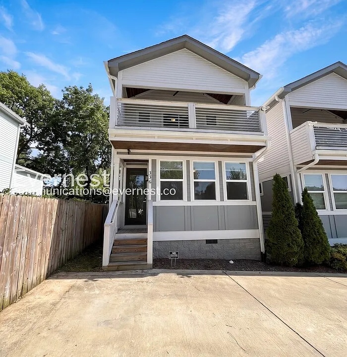 336 Queen Ave