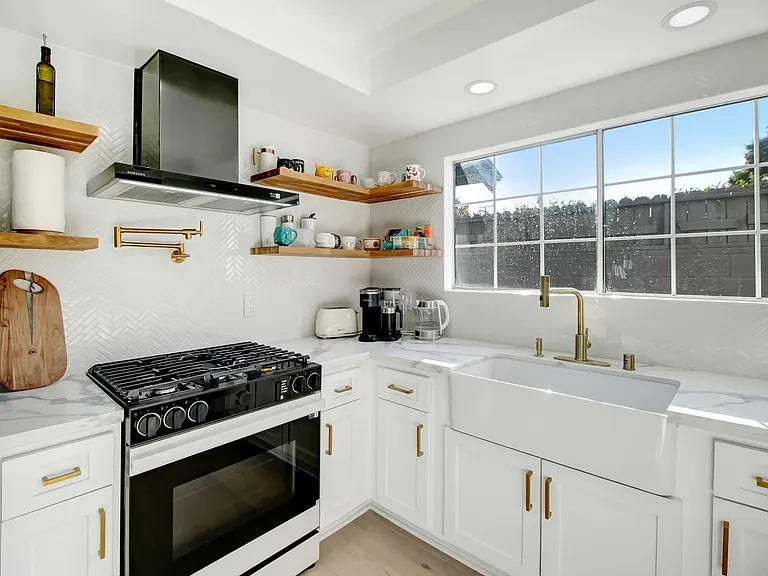 23209 Bigler St — Photo 11