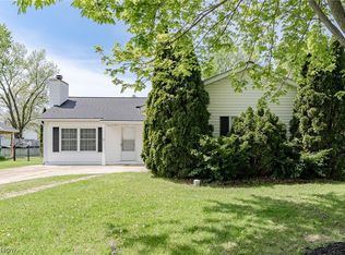 199 E Parkway Dr, Madison, OH 44057