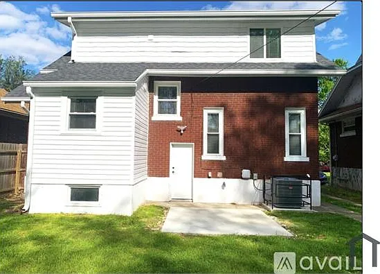 722 S 40th St — Photo 36