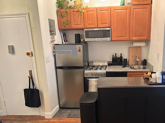 2nd image of 414 E 78th St APT 2D