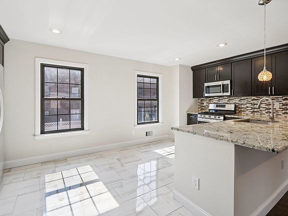 3rd image of 3655 Meadow Ln #3655
