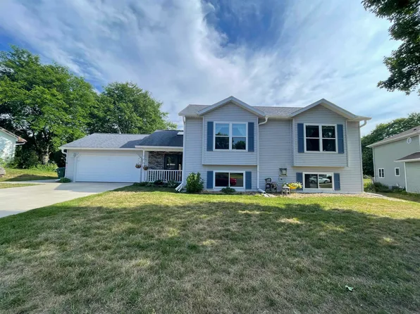 1832 Nordic Ct, Reedsburg, WI 53959