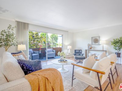 818 S Lucerne Blvd APT 205, Los Angeles, CA, 90005