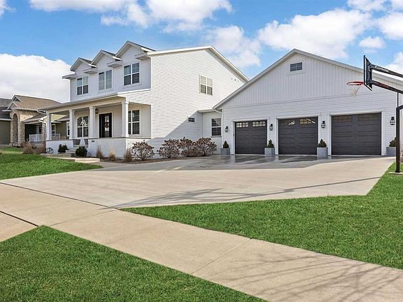 2nd image of 1465 Salm Dr