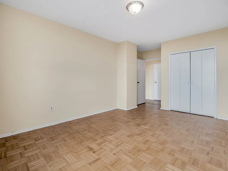 3801 Riverside Dr E — Photo 7