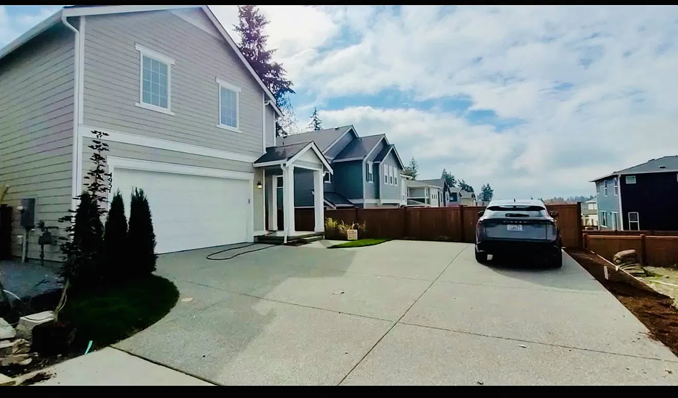 4 bed, 2330 sqft, $3,499 — Photo 1