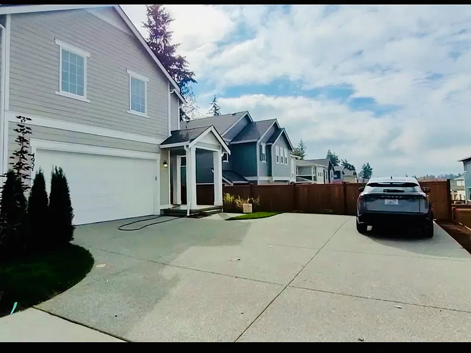 4951 88th Dr NE