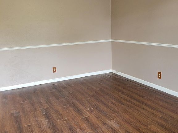 2nd image of 1737 Walker Dr