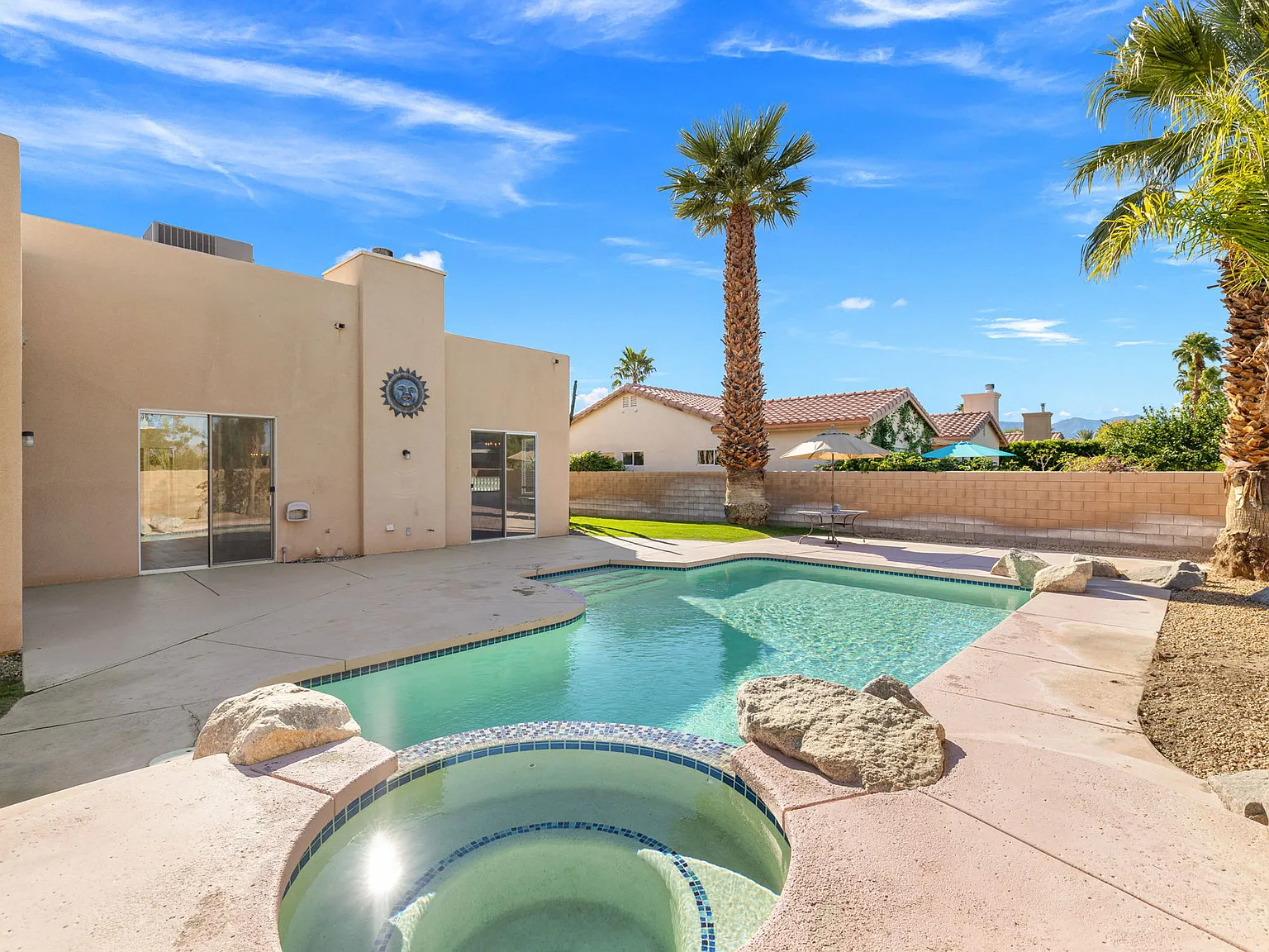 18 Tucson Cir — Photo 2