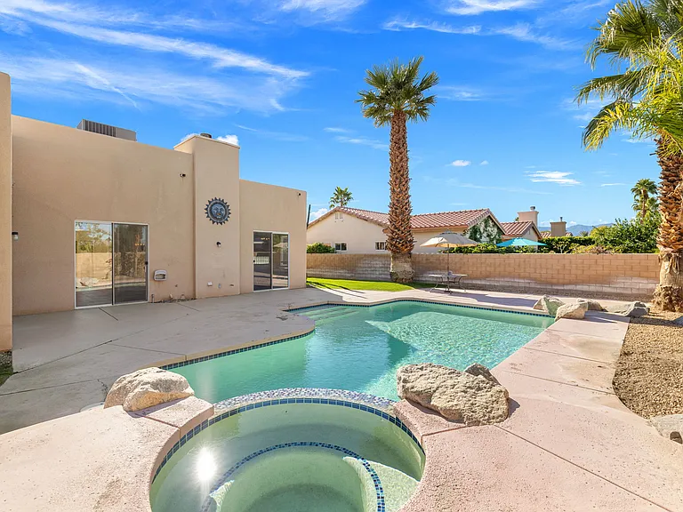 18 Tucson Cir — Photo 35