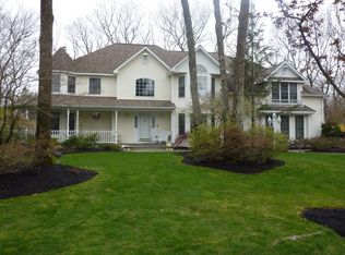 4 Short Ct, Nesconset, NY 11767