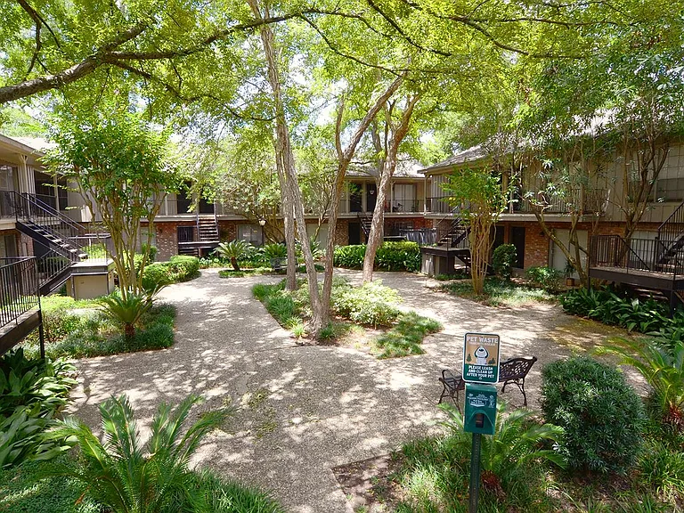 COZY AND SHADED COURTYARDS