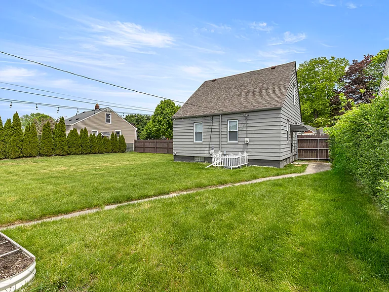 3230 Harding St — Photo 39