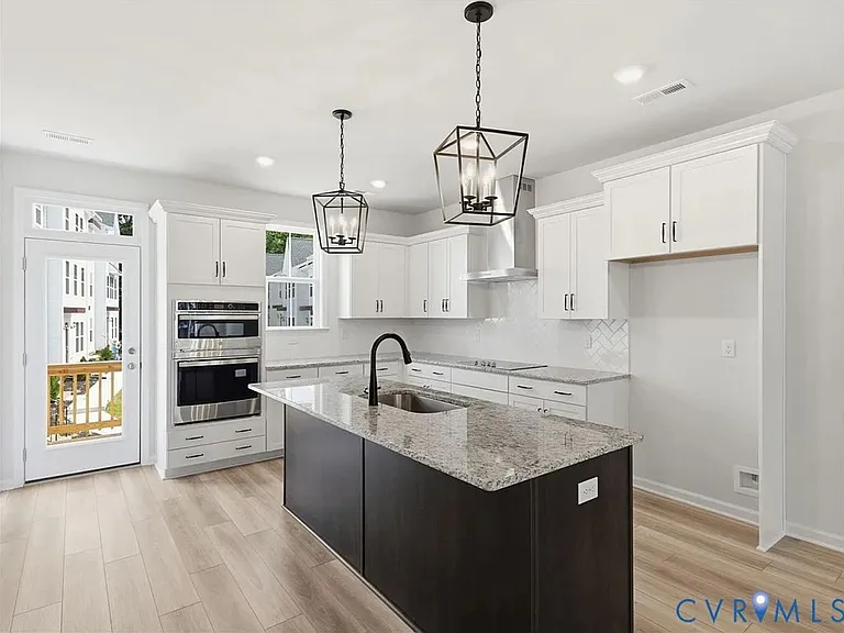 13813 Riverlight Dr — Photo 1