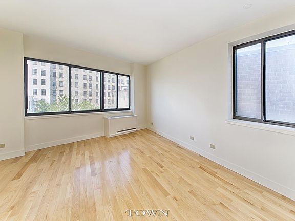 5th image of 164 Bank St APT 6B