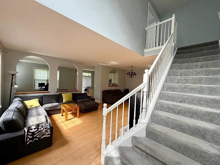 95 Allerton Dr — Photo 3