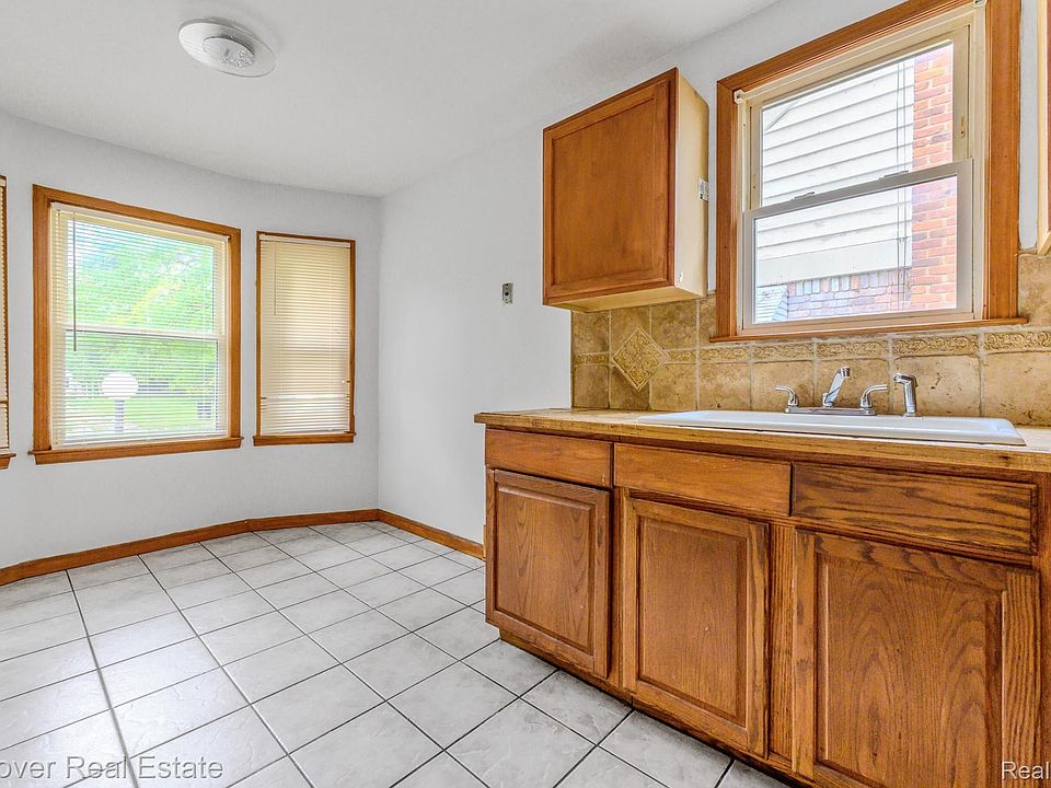 15887 Rossini Dr, photo 10