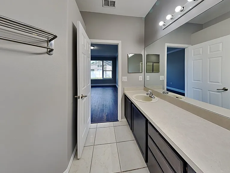1735 White Heron Bay Cir — Photo 21