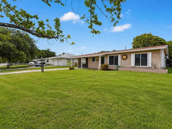 365 NW 46th St, Oakland Park, FL 33309