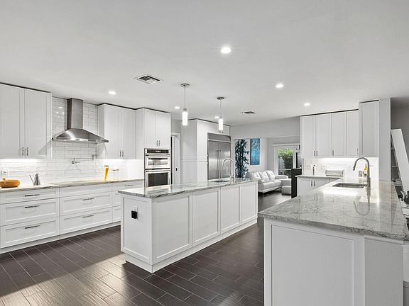 4th image of 2409 NE 37th Street