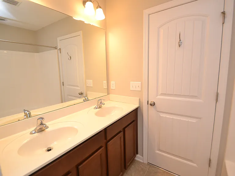 327 Dove Cottage Ln — Photo 24